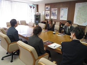 在札幌米国首席領事表敬の写真