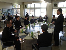 県政懇談会「がんばろう！岩手」意見交換会（県立山田高校）の写真