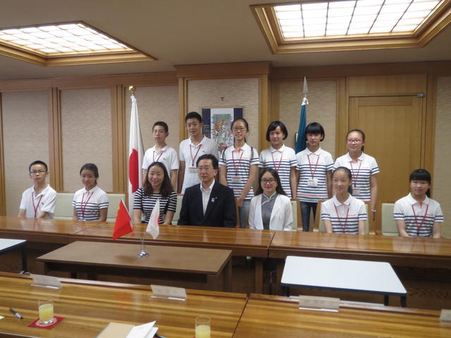 雲南省青少年訪問団表敬の写真