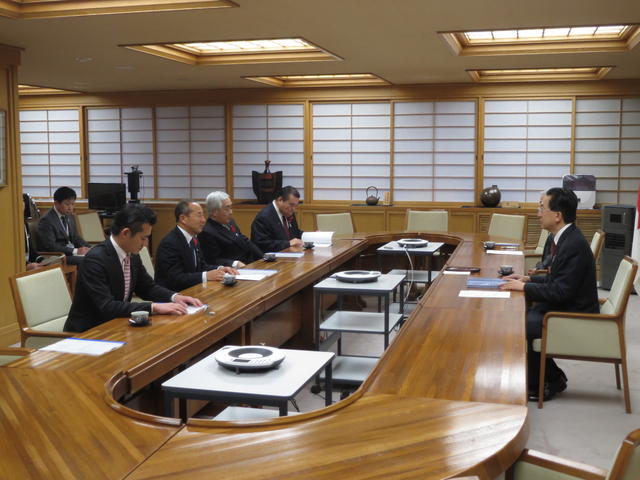 民主党岩手県総支部連合会・岩手県議会民主党県議団からの要望の写真