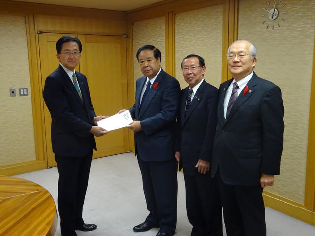 県市長会H29予算編成に関する提言の写真