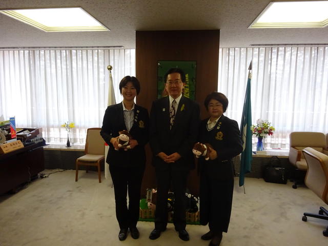 日本女子プロゴルフ協会小林会長表敬の写真