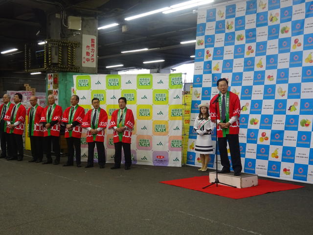 県産りんごトップセールス写真