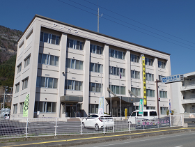 写真：上空からの岩泉警察署