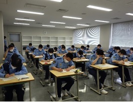 写真：前期試験1