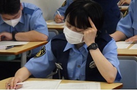 写真：前期試験4